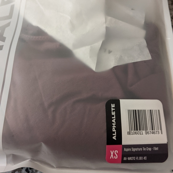 Alphalete crop top - Picture 3 of 4